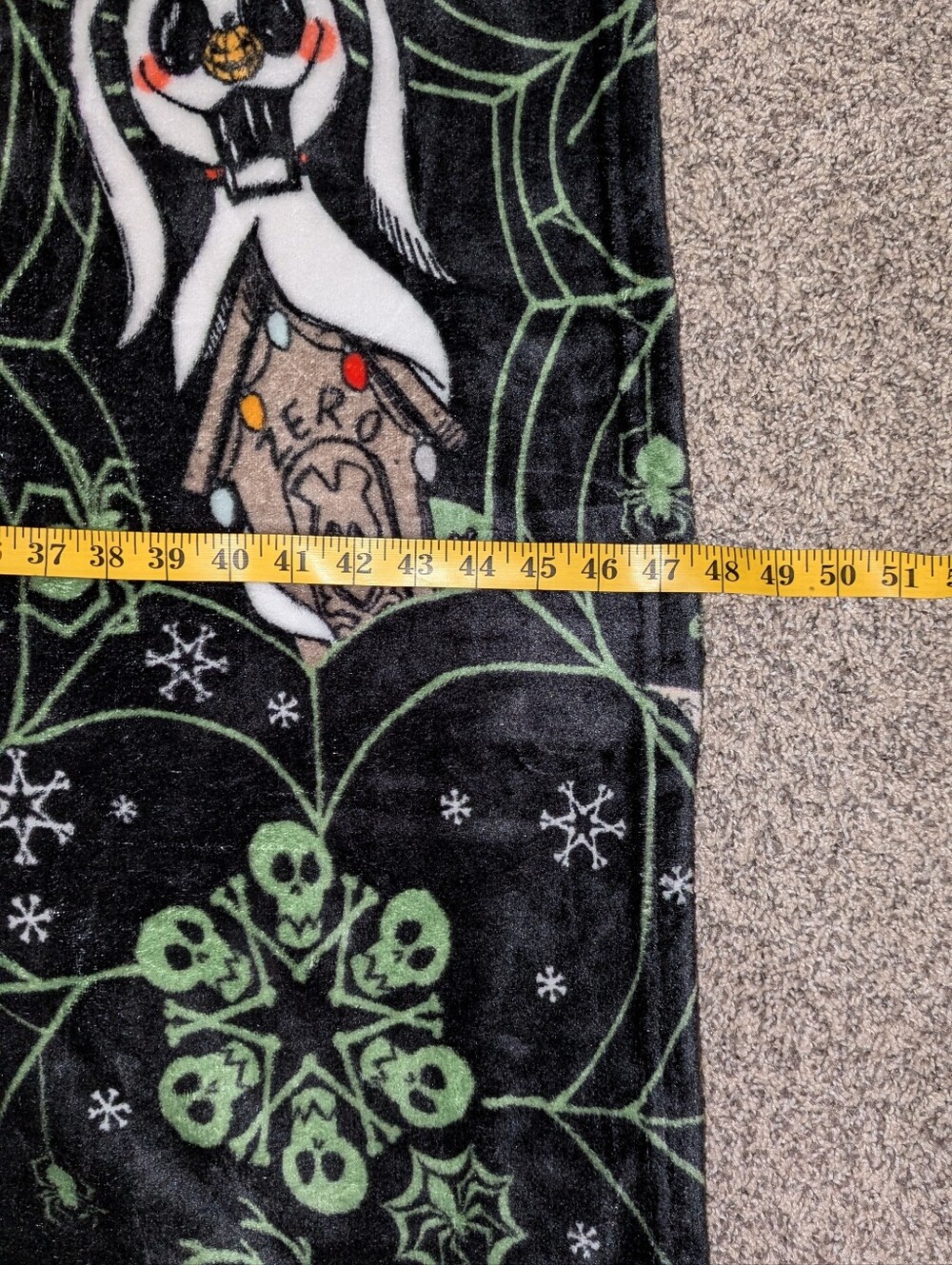 Black and Red Nightmare Before Christmas Nutcracker Vibes Throw Blanket - Picture 4 of 4